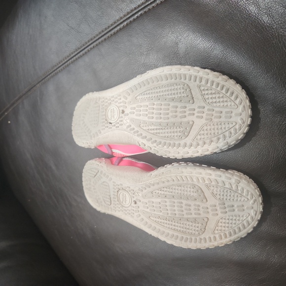 Water shoes - Picture 2 of 4